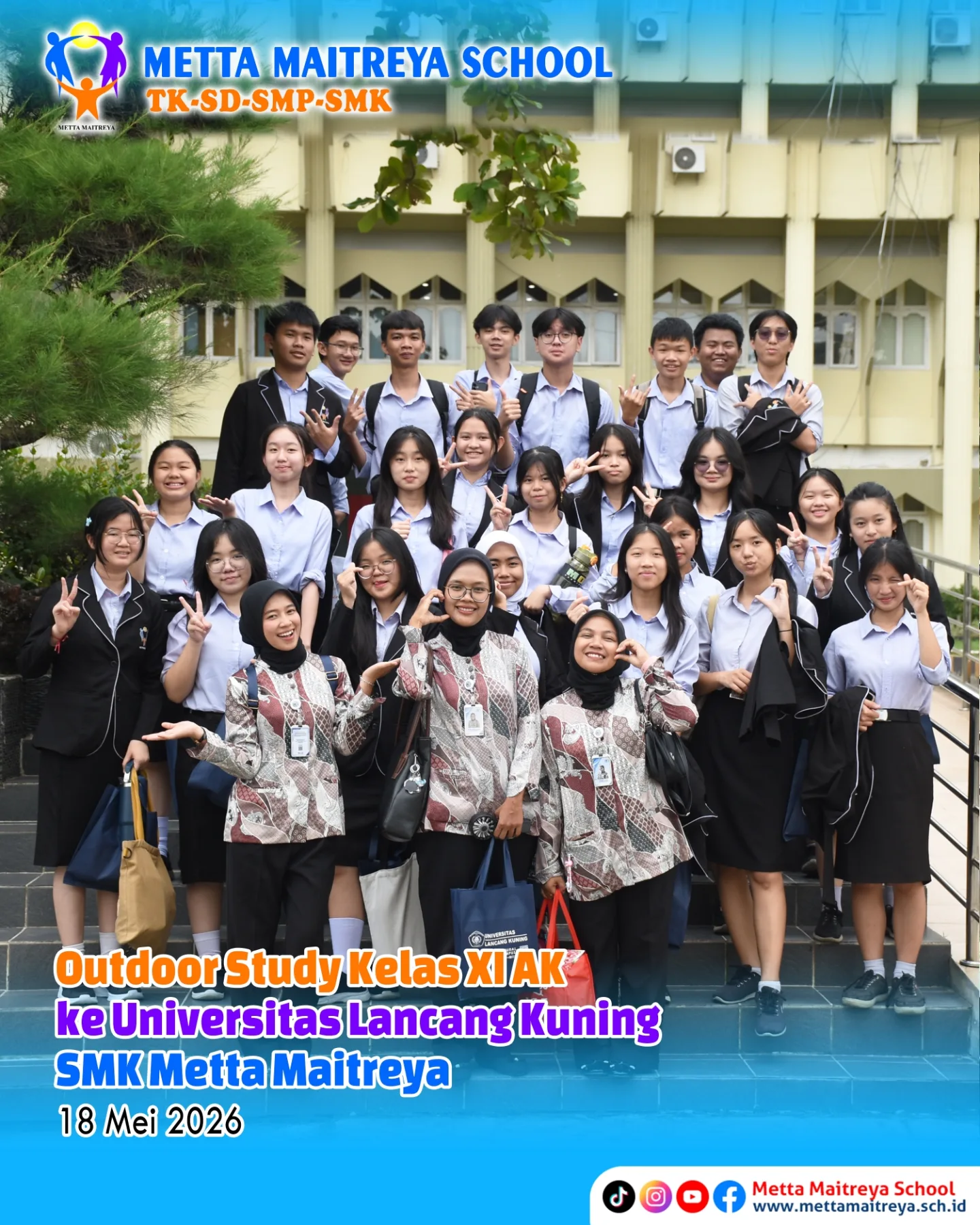Outdoor Study Kelas XI AK ke Universitas Lancang Kuning
